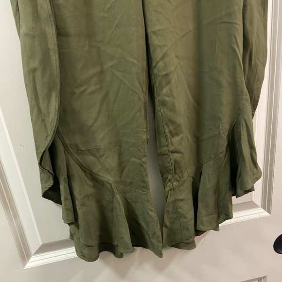 Cat & Jack Olive Green Girls Bottoms - Picture 7 of 9